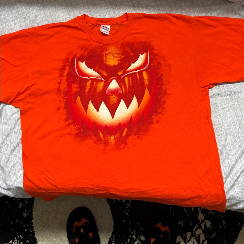 Halloween Jack-o-lantern pumpkin spooky horror graphic t-shirt